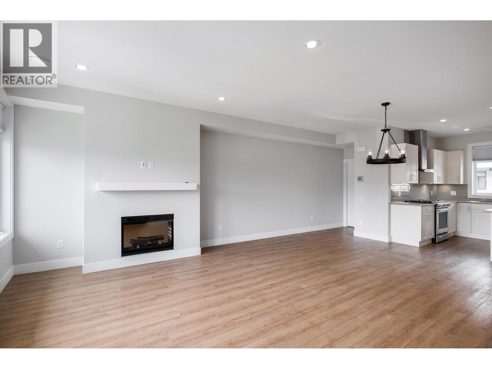 3 1102 Cameron Avenue, Kelowna