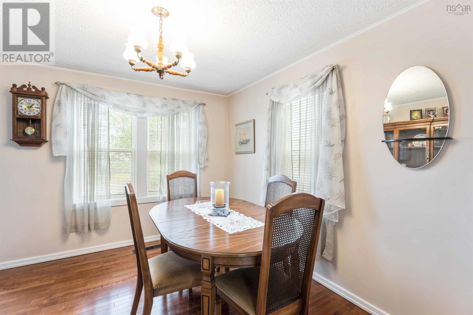 Property 25 of 51 of 4634 Shore Road W