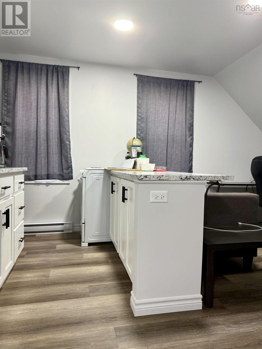 Property 24 of 36 of 10 Pioneer Street