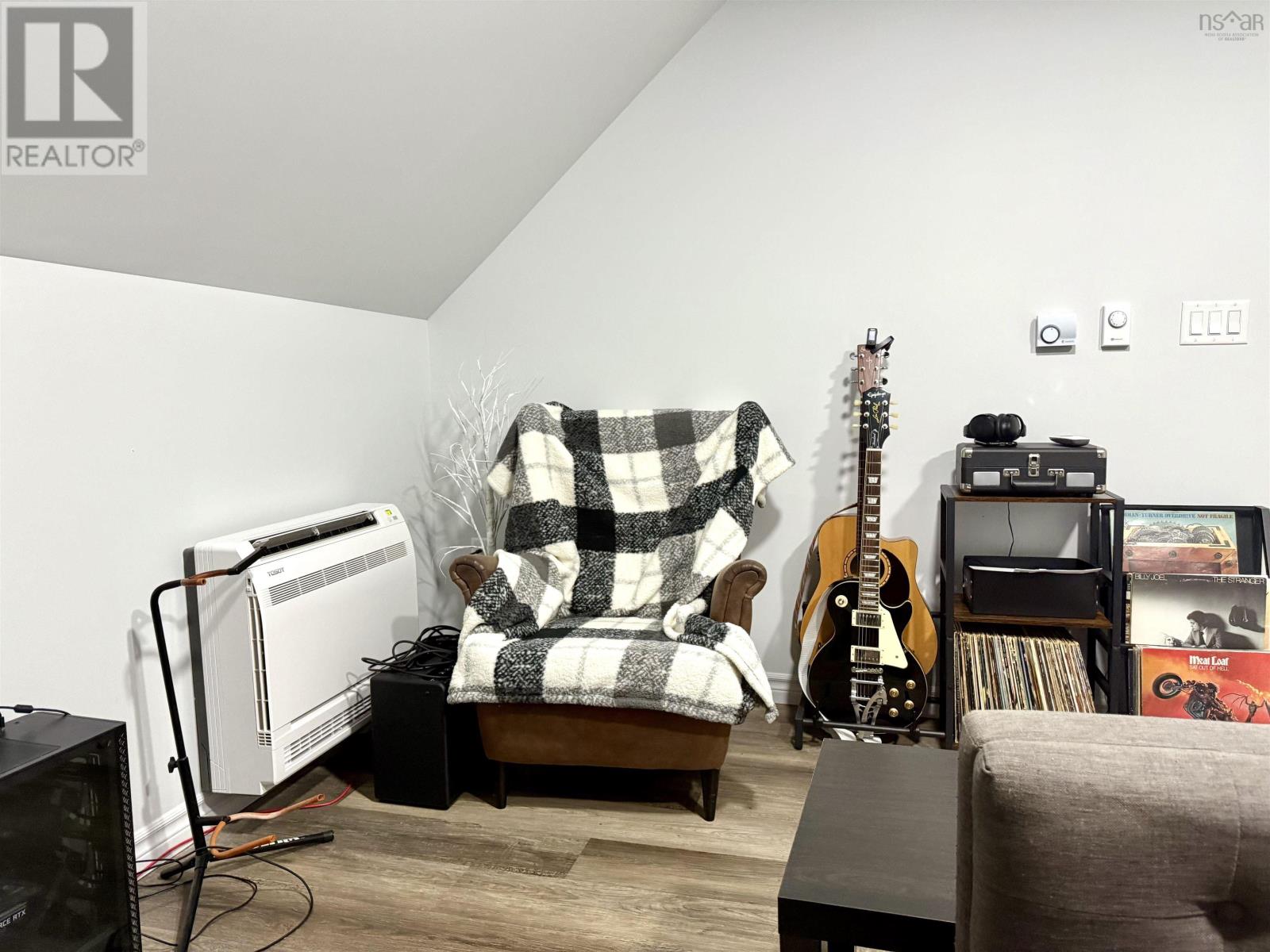 Property 26 of 36 of 10 Pioneer Street