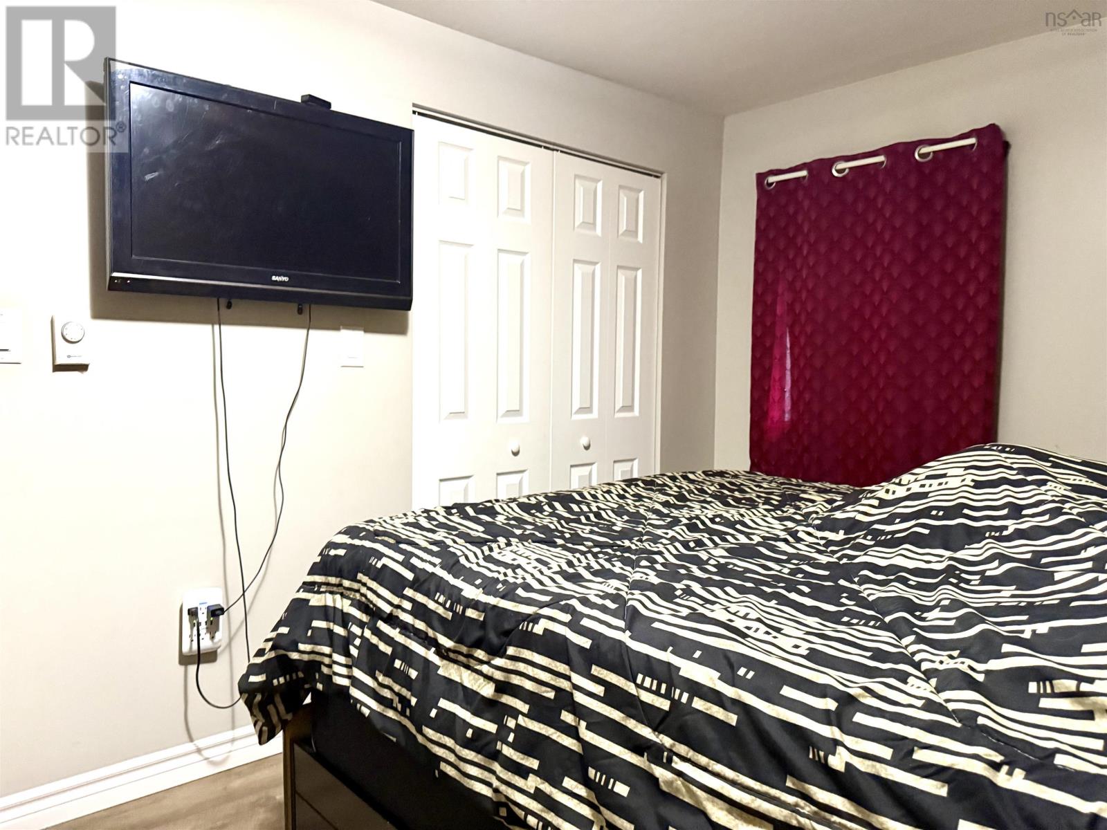 Property 37 of 39 of 128 Main Street