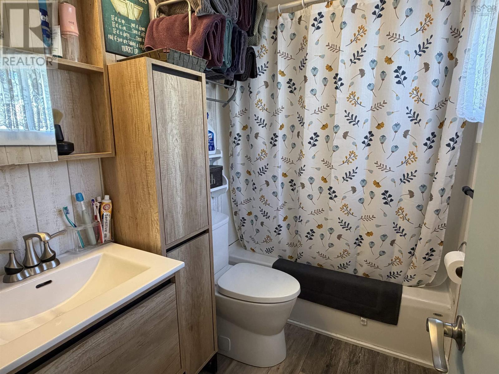 Property 14 of 26 of 365 Bennett Street