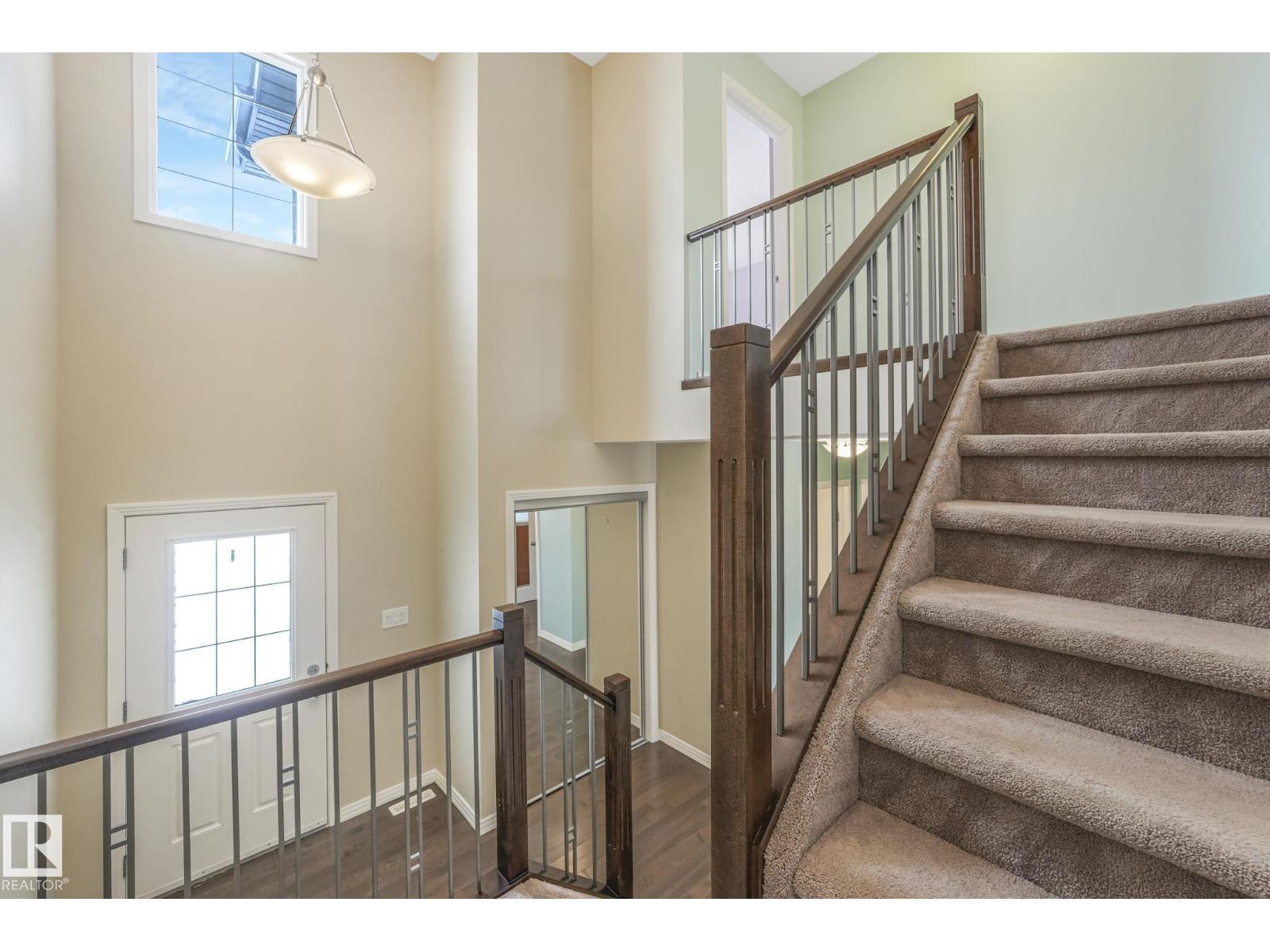 17535 13 AV SW, Edmonton