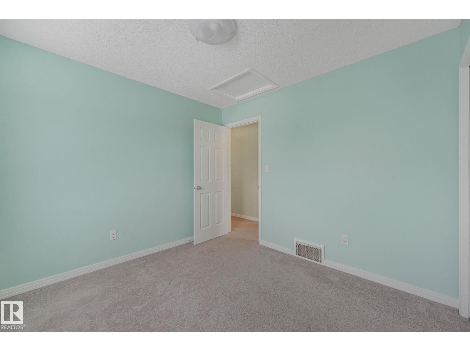 17535 13 AV SW, Edmonton