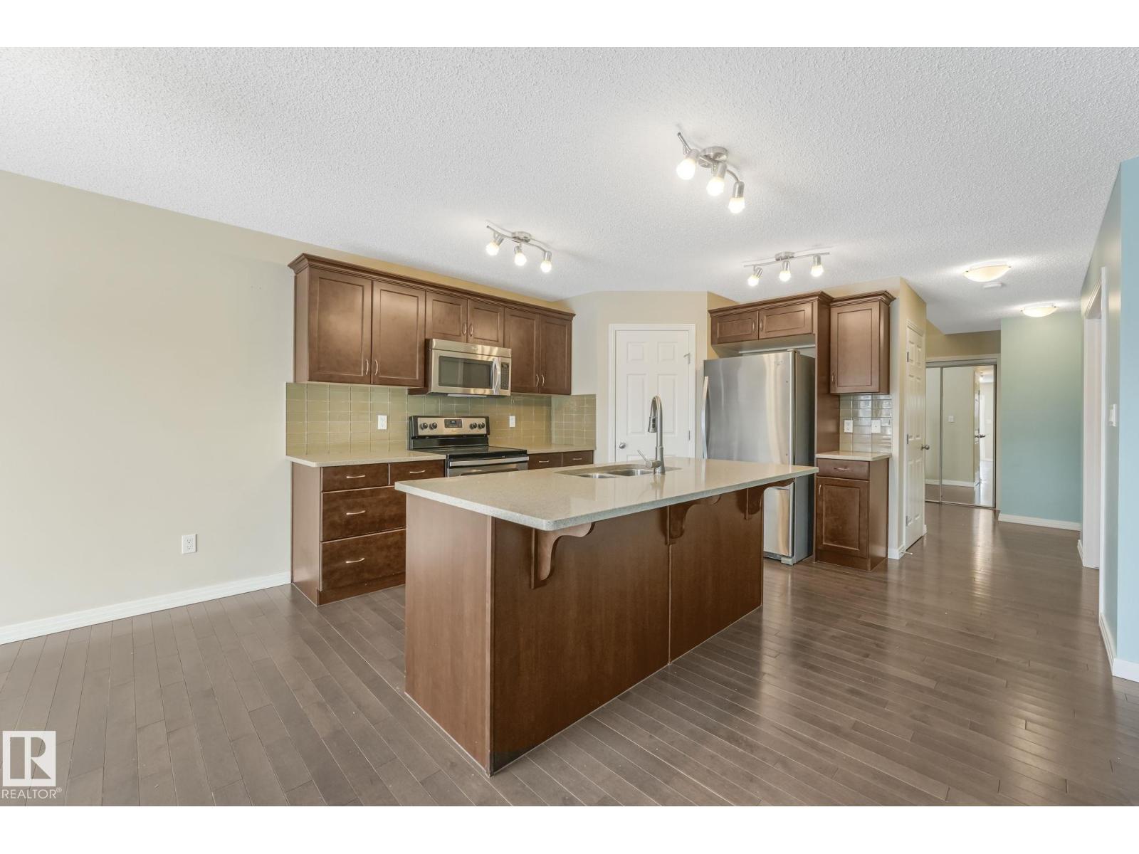 17535 13 AV SW, Edmonton