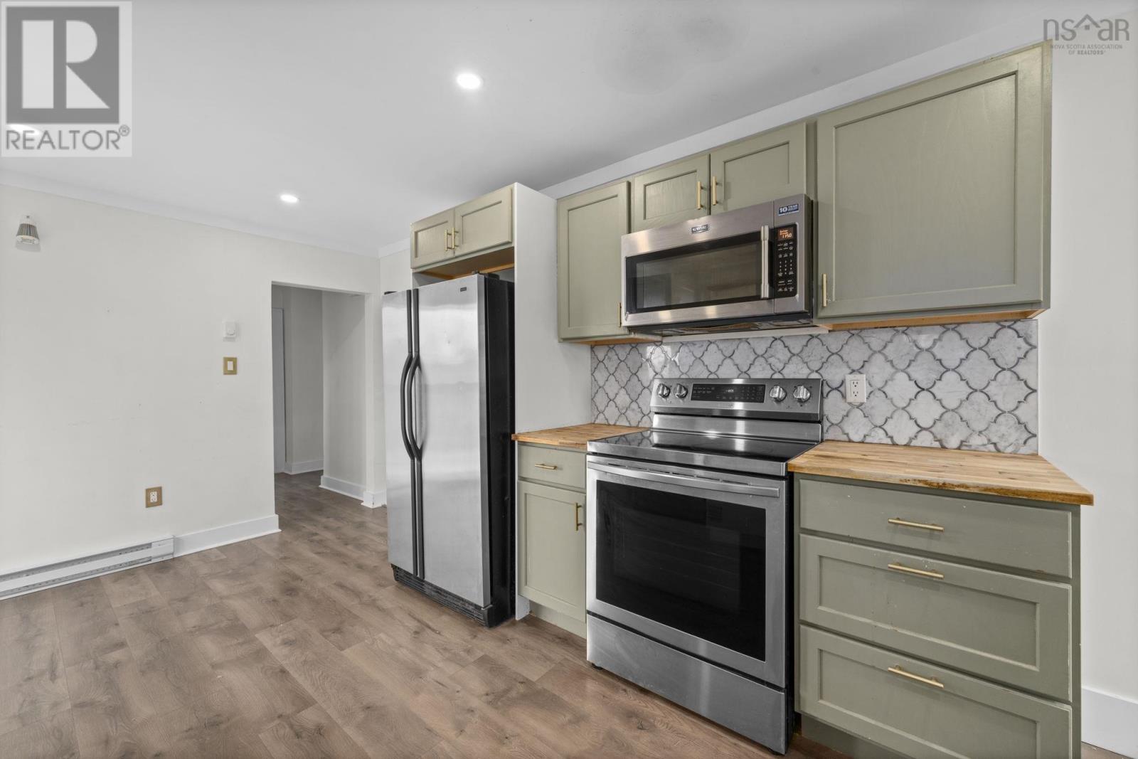 Property 15 of 49 of 687 Waverley Road