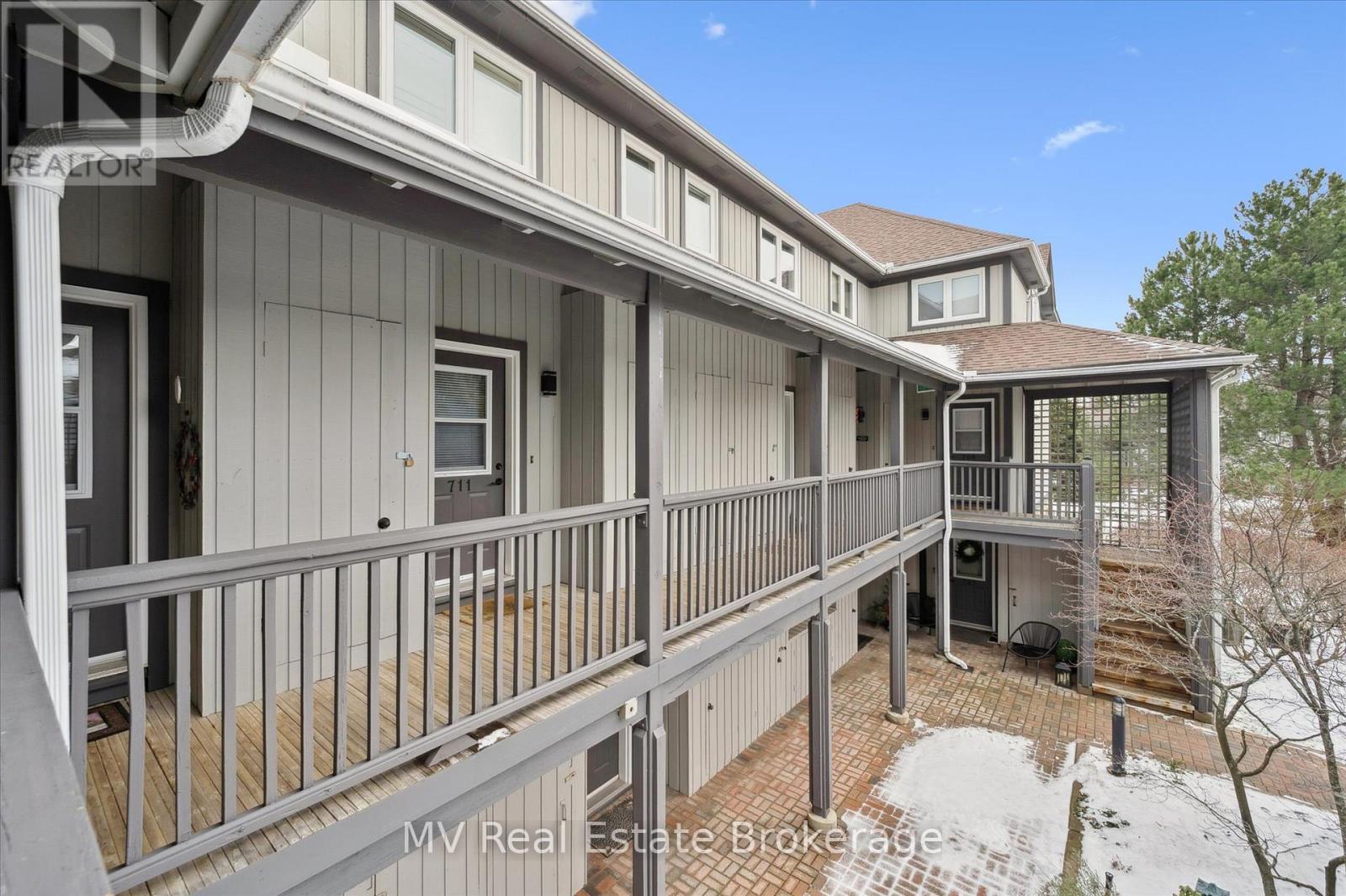 711 Johnston Park Unit 12 photo 5