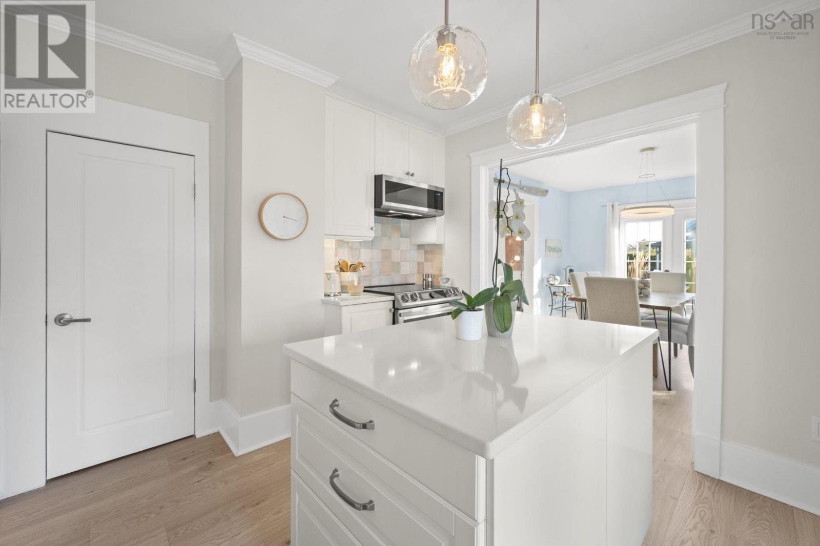 Property 10 of 49 of 24 Station Road