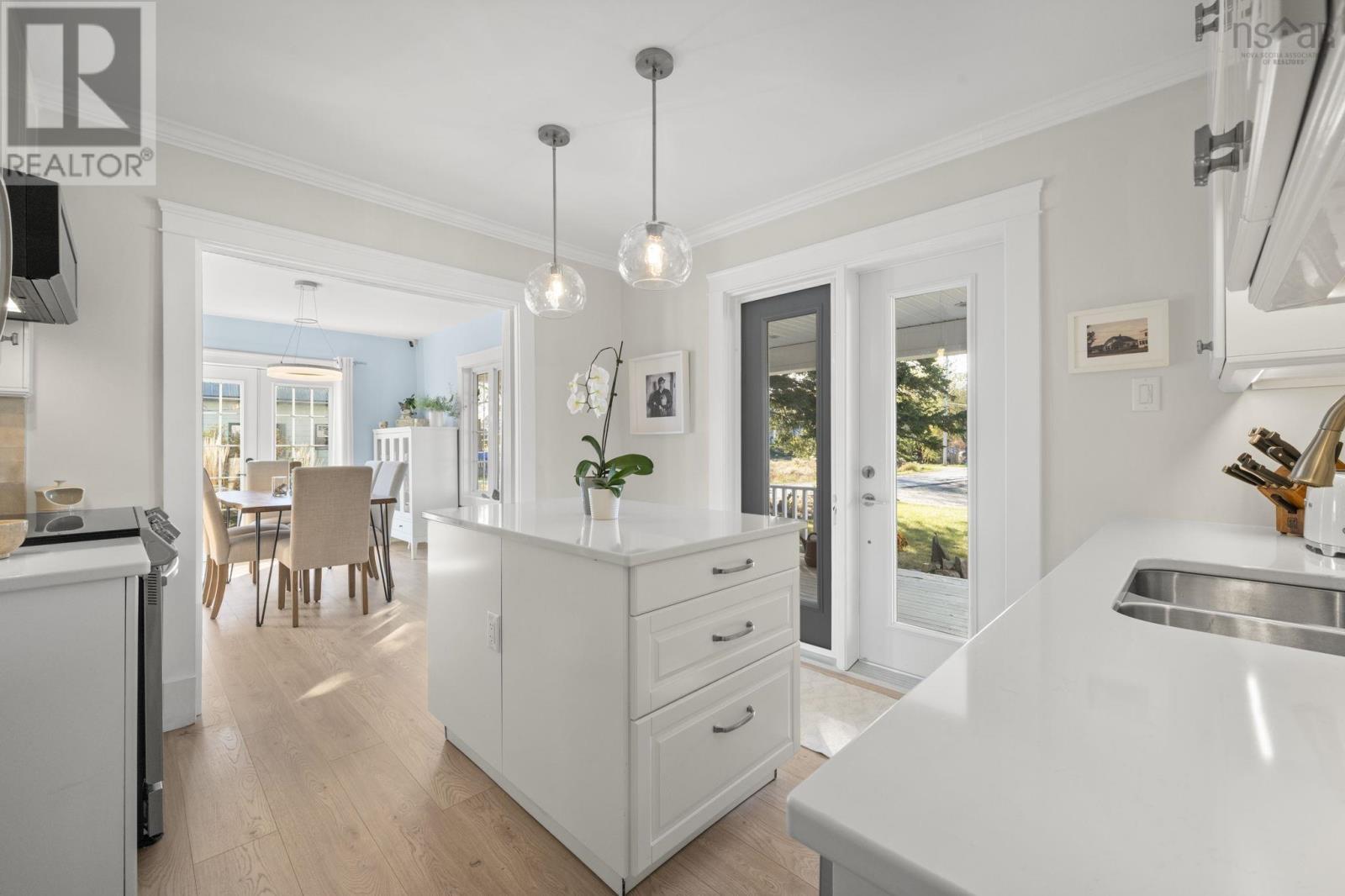 Property 8 of 49 of 24 Station Road