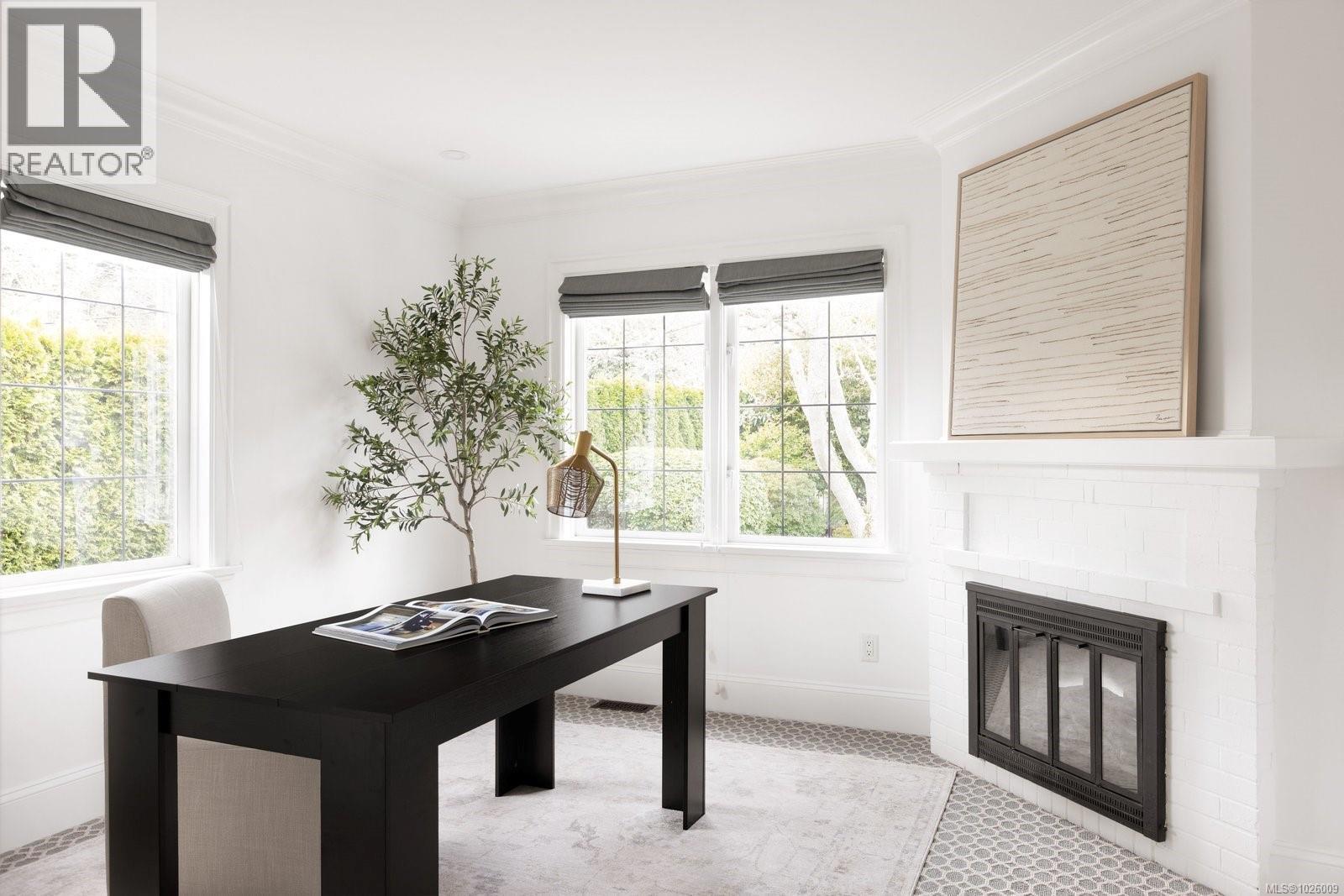  535 Falkland Road, Oak Bay