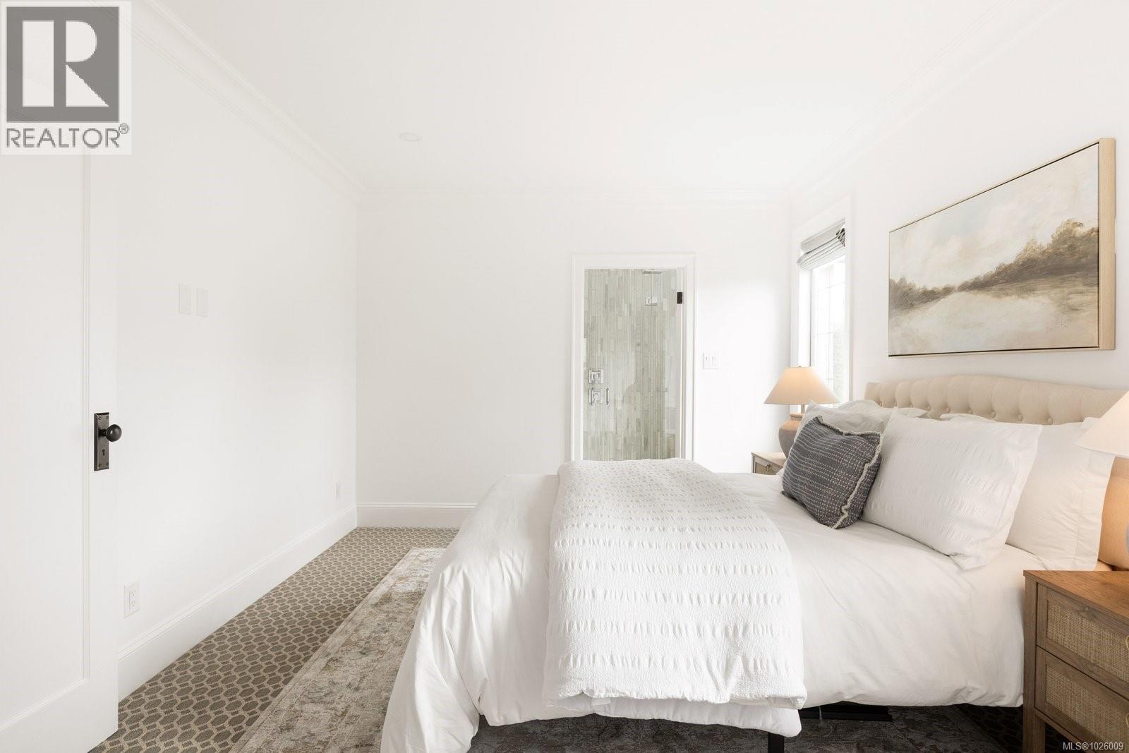  535 Falkland Road, Oak Bay