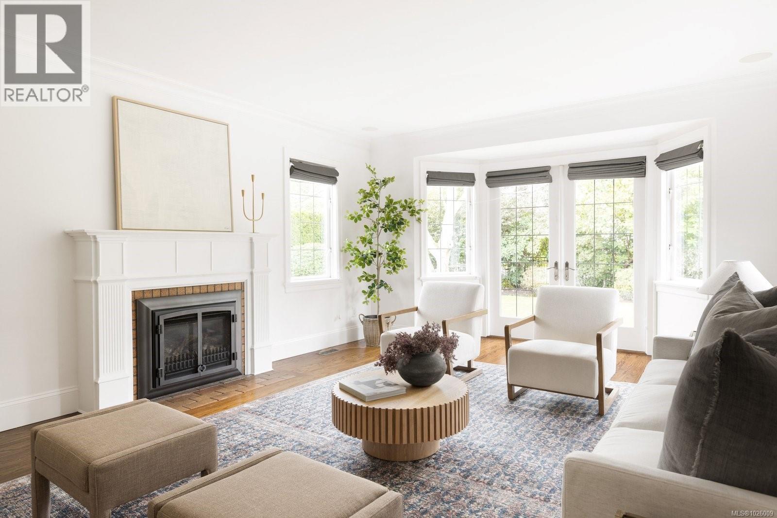  535 Falkland Road, Oak Bay