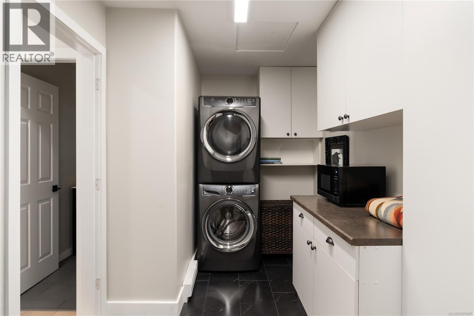 25 2190 Drennan St, Sooke