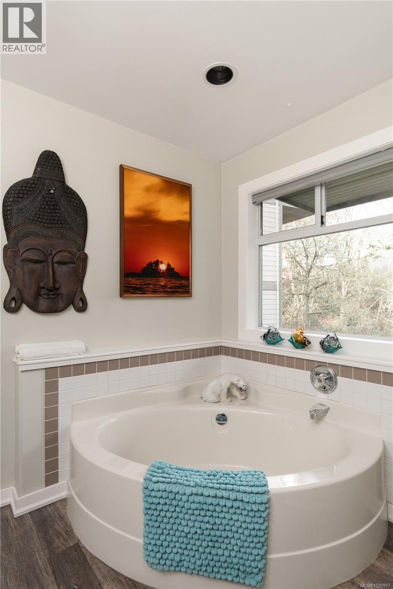 25 2190 Drennan St, Sooke