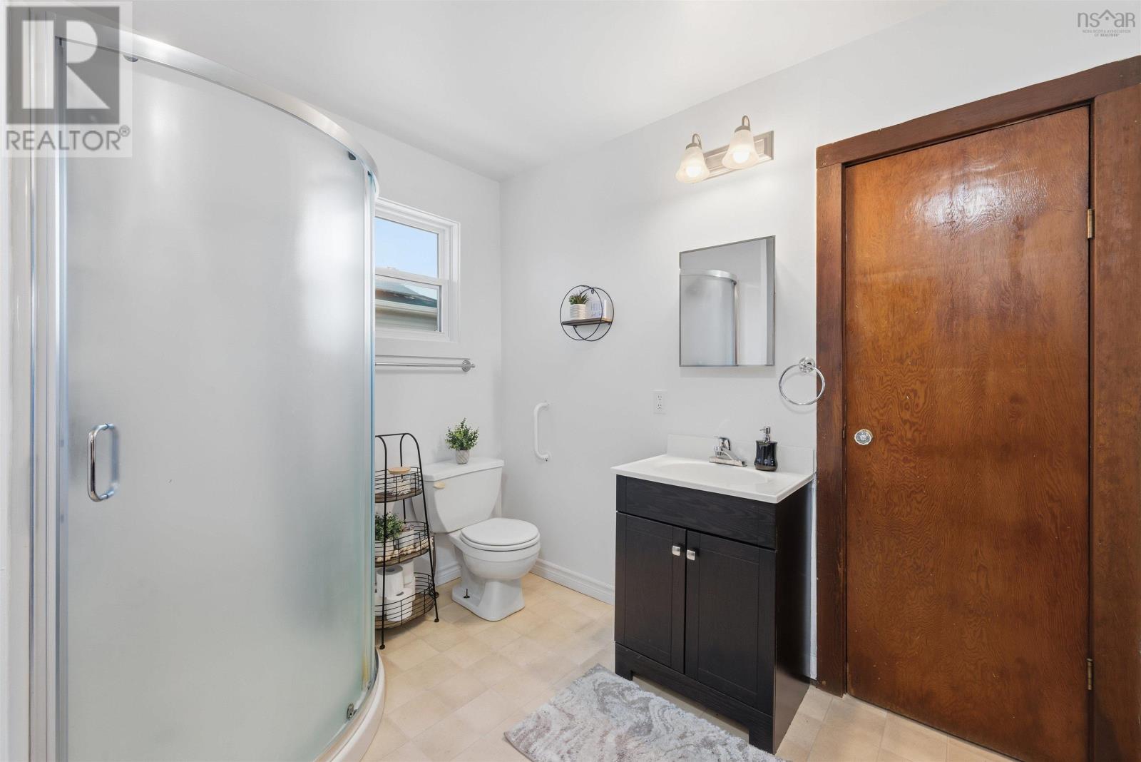 Property 17 of 40 of 4597 Prospect rd.