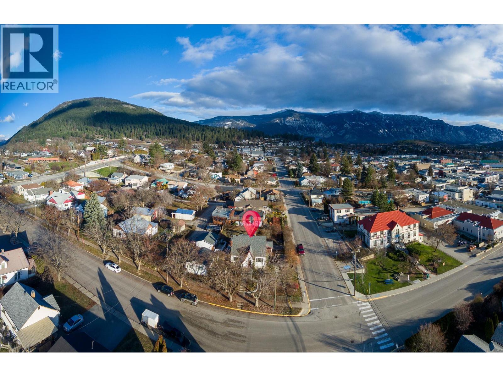 306 10th Avenue N, Creston