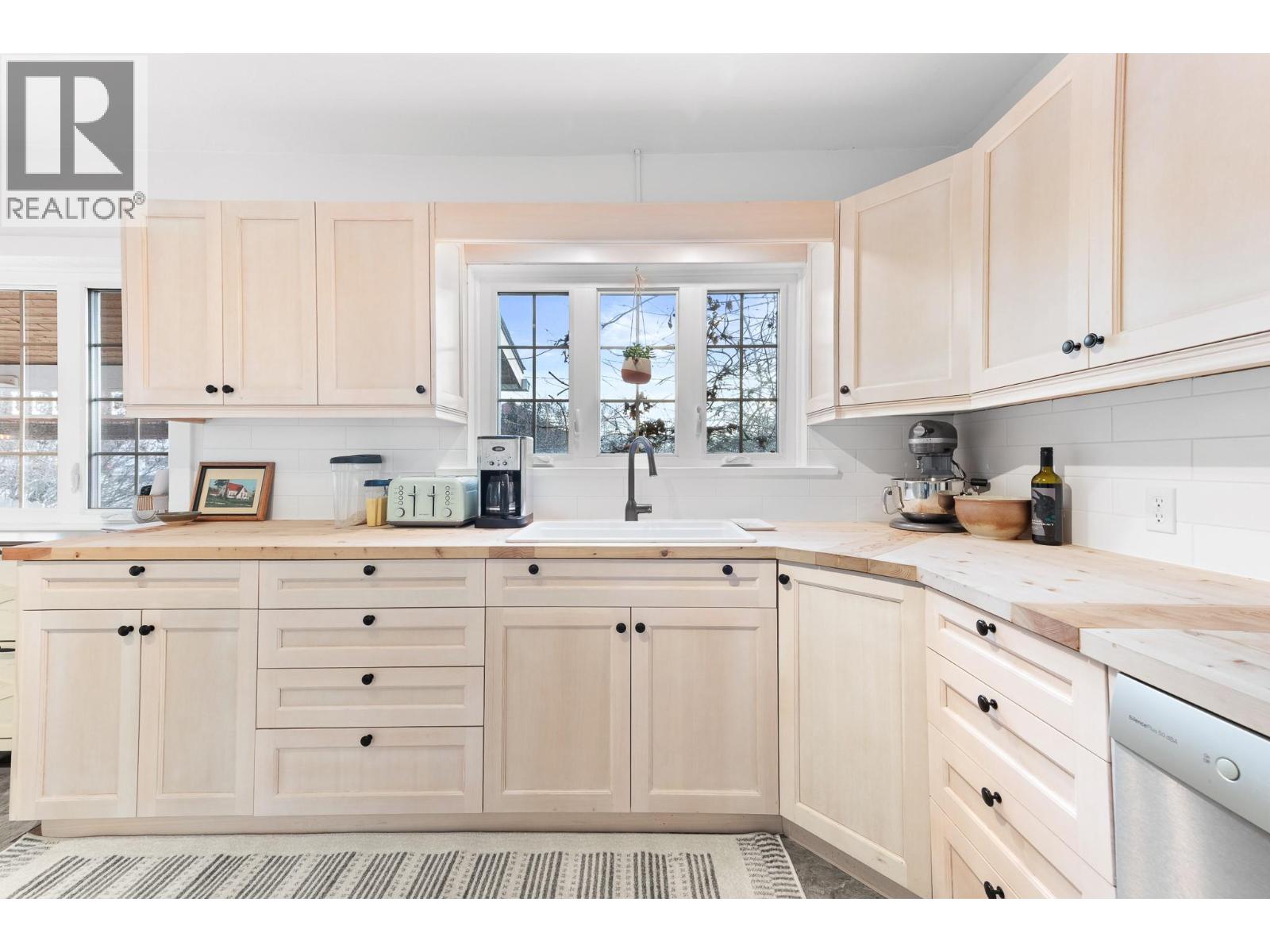 306 10th Avenue N, Creston