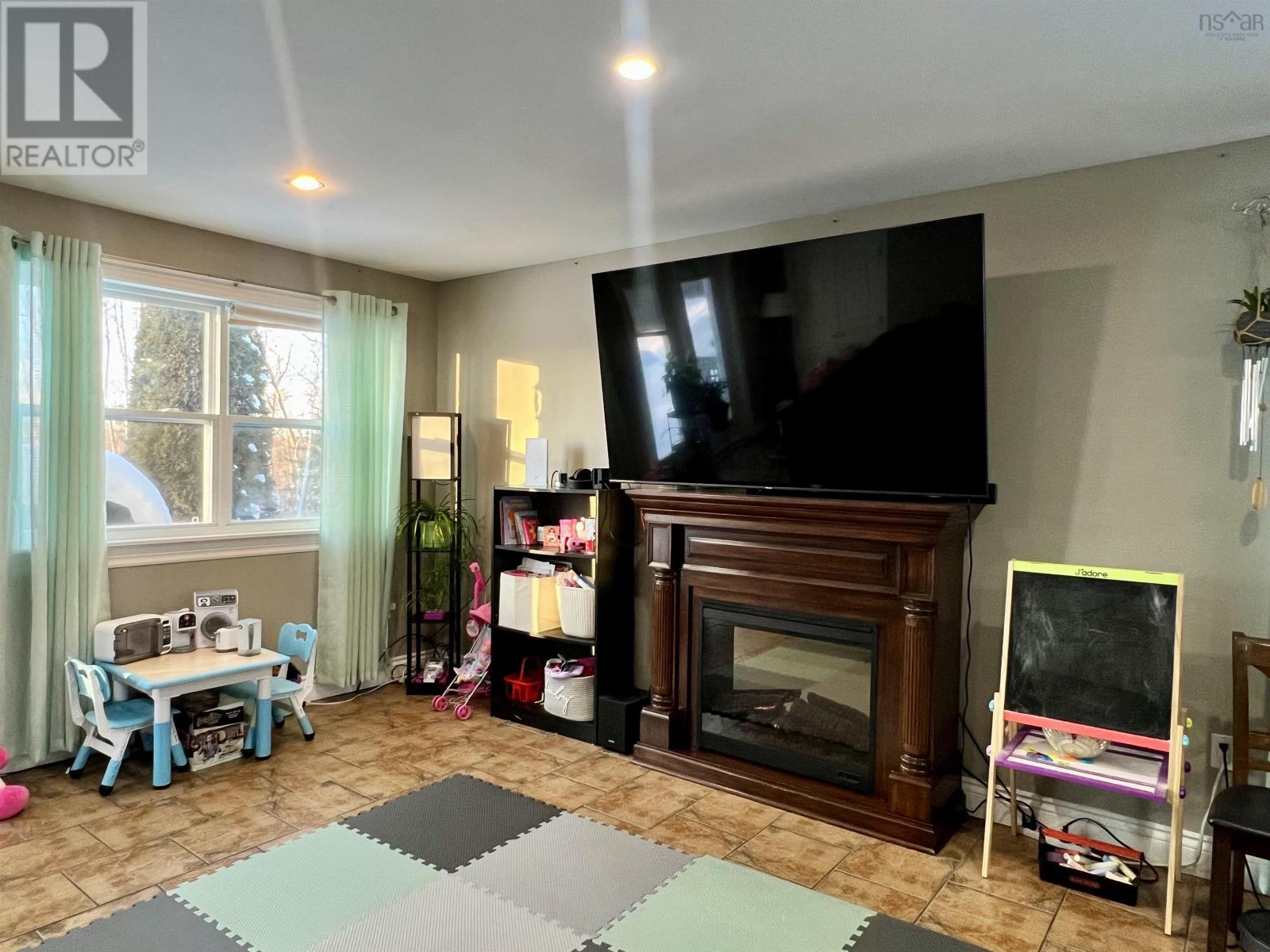 Property 23 of 48 of 1351 Green Hill Road