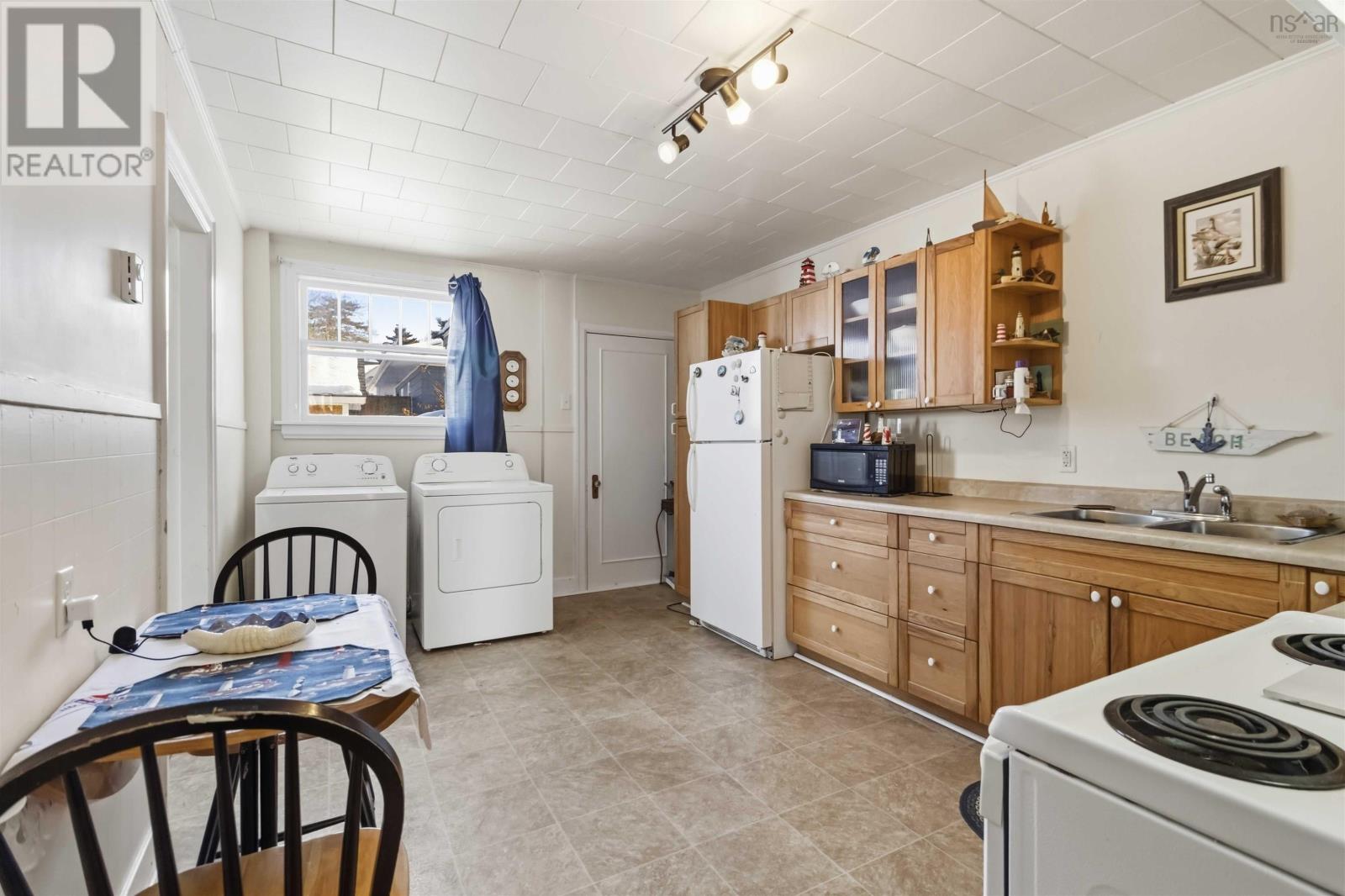 Property 33 of 49 of 41 Alexandra Avenue