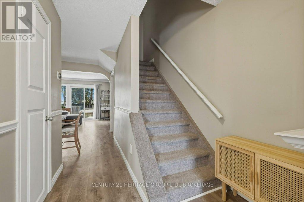 28 ST PAUL'S PLACE - Photo 5 of 30, Kingston (West of Sir John A. Blvd), Ontario