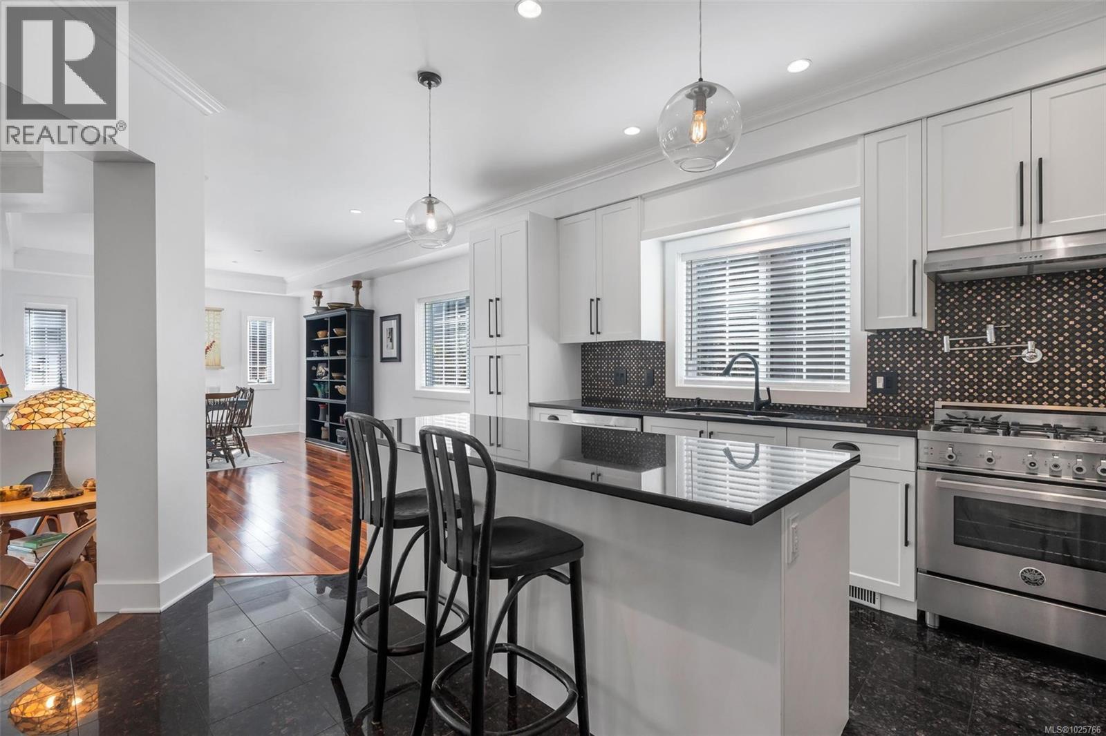  3447 Resolution Way, Colwood