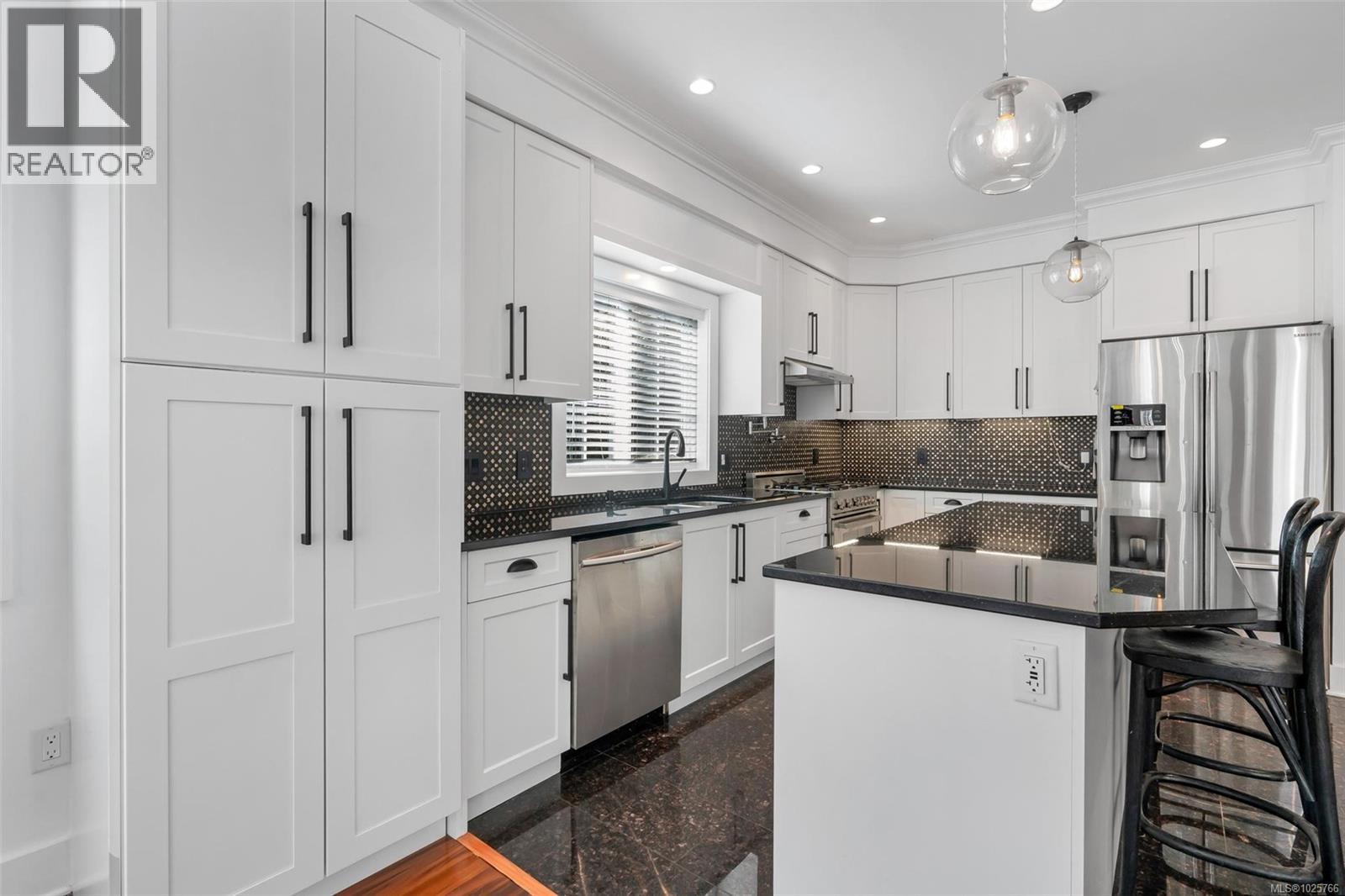  3447 Resolution Way, Colwood