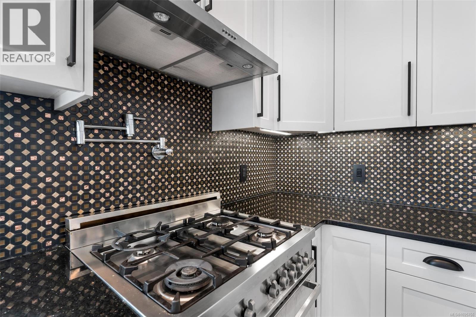  3447 Resolution Way, Colwood