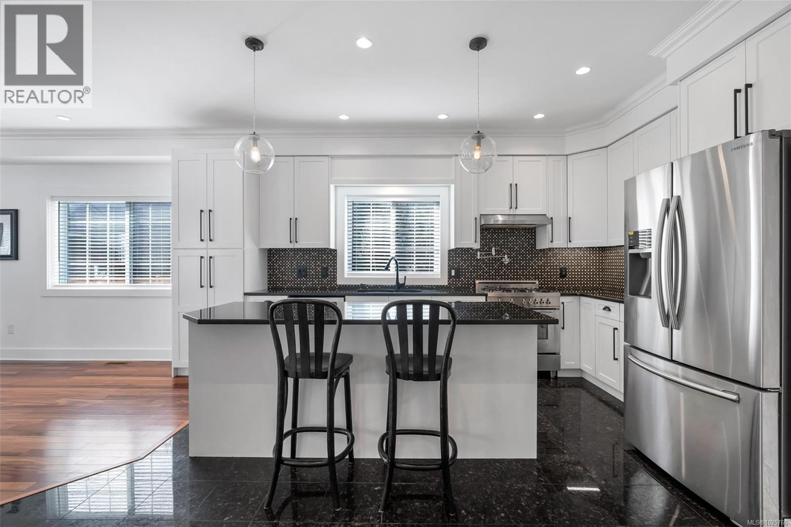  3447 Resolution Way, Colwood