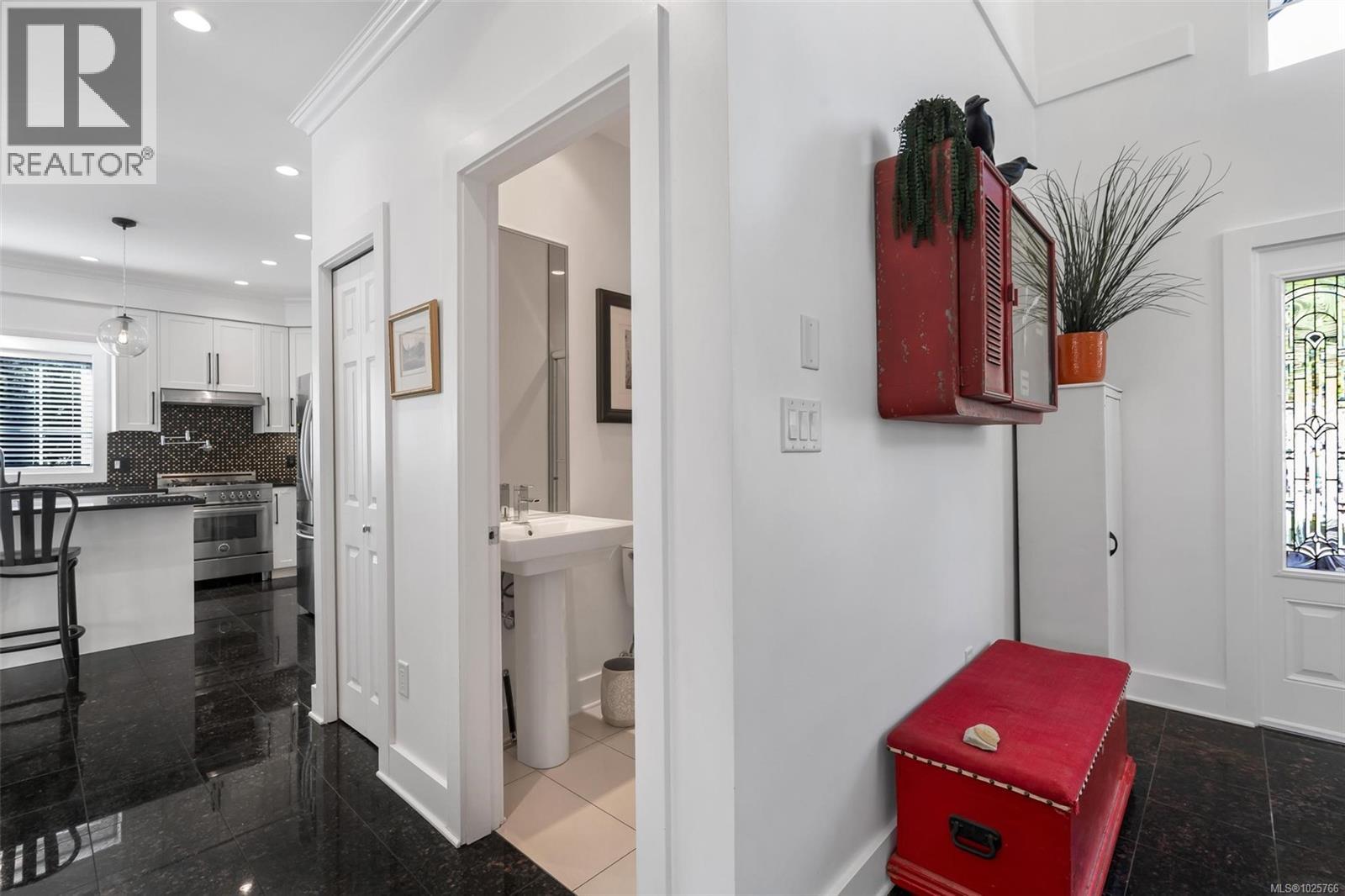  3447 Resolution Way, Colwood