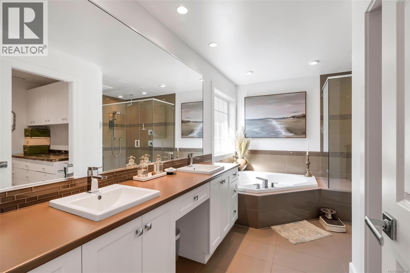  3447 Resolution Way, Colwood