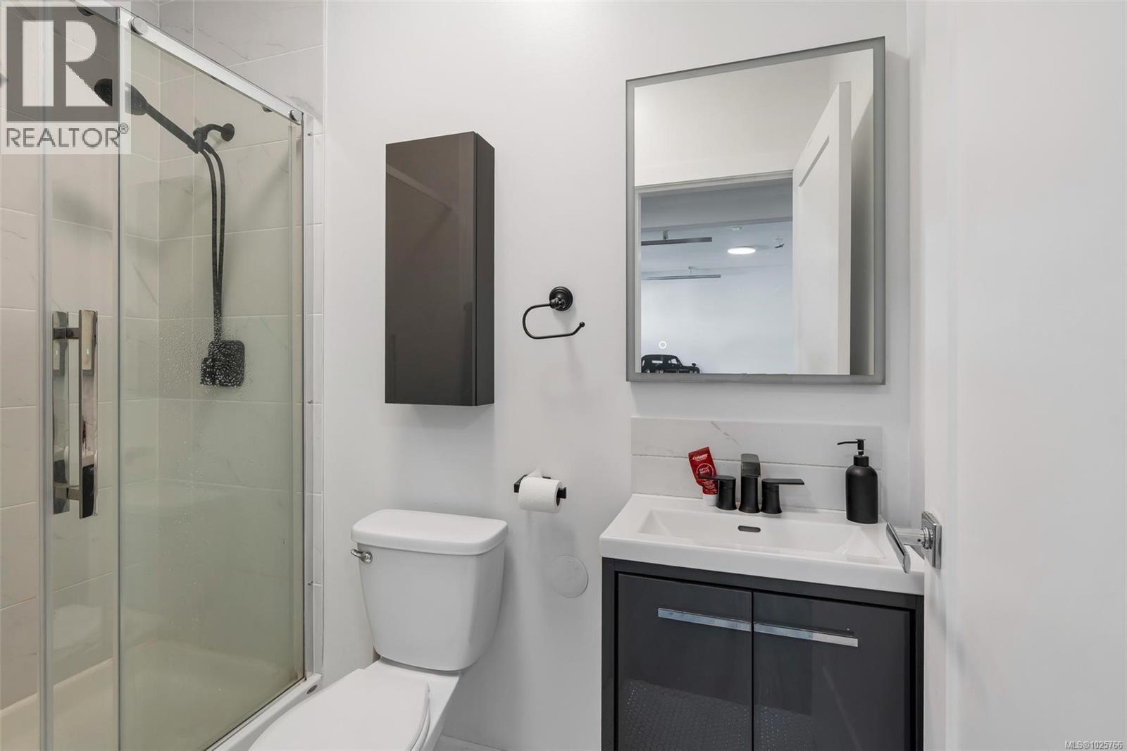  3447 Resolution Way, Colwood