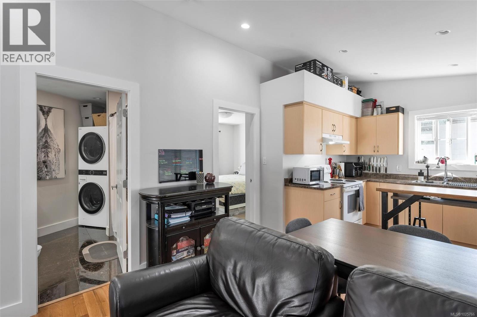  3447 Resolution Way, Colwood