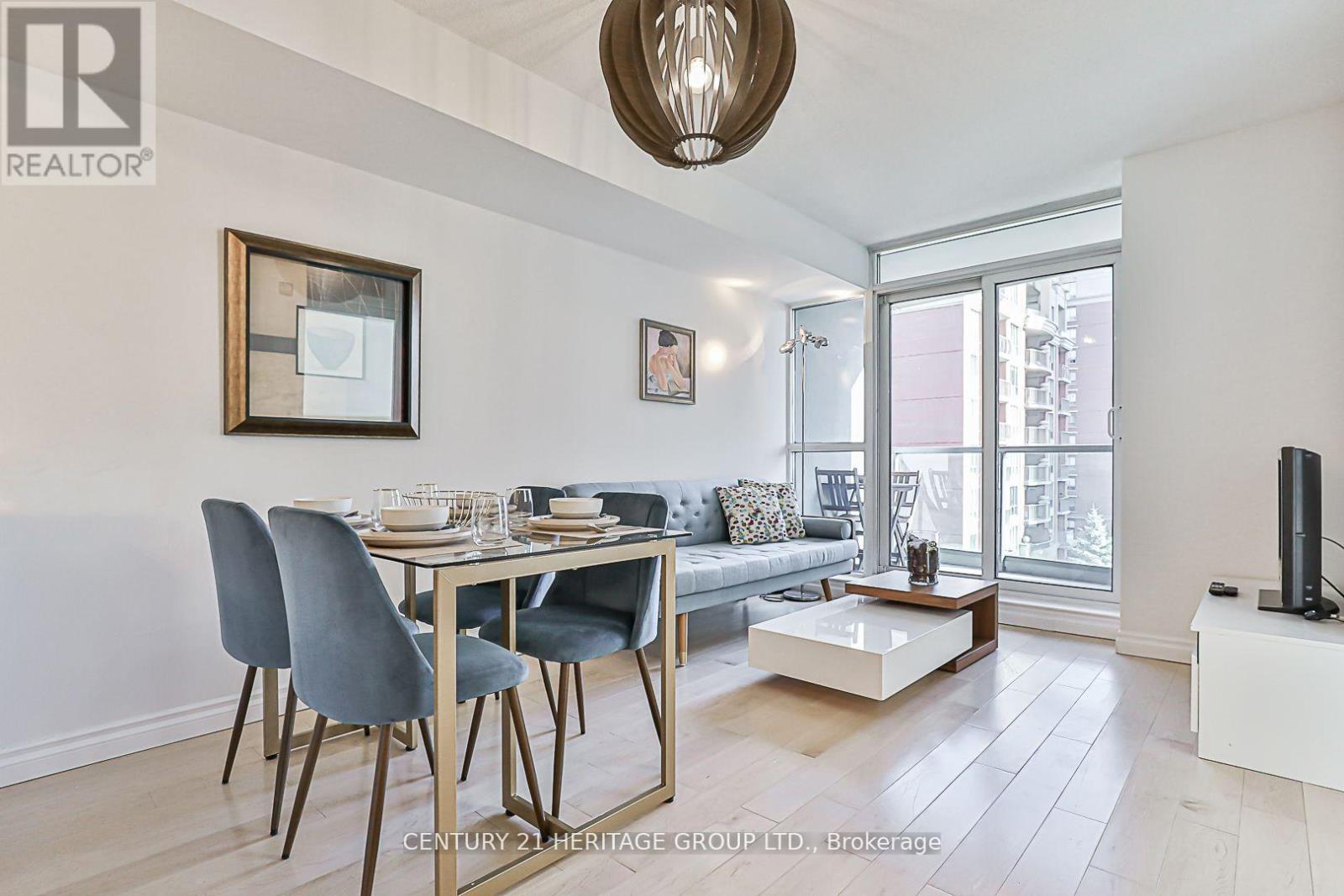 Listing photo of 701 - 30 HARRISON GARDEN BOULEVARD