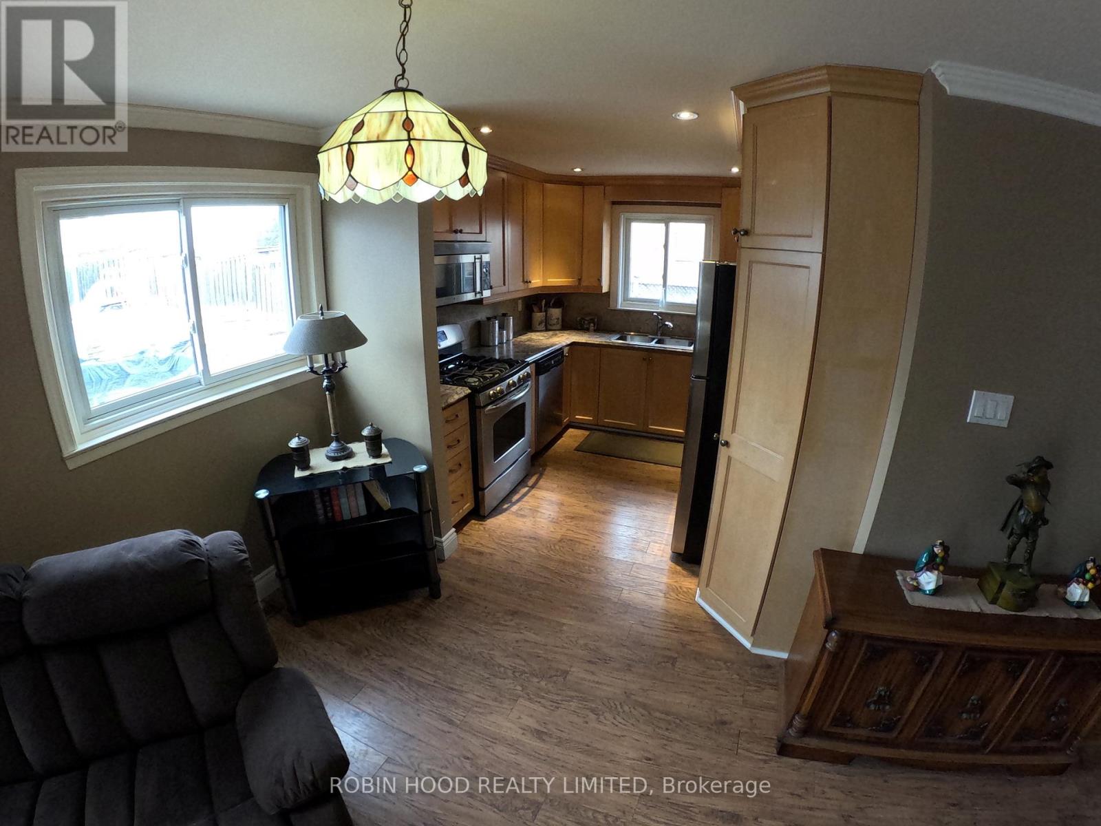 65 BRITANNIA AVENUE - 14