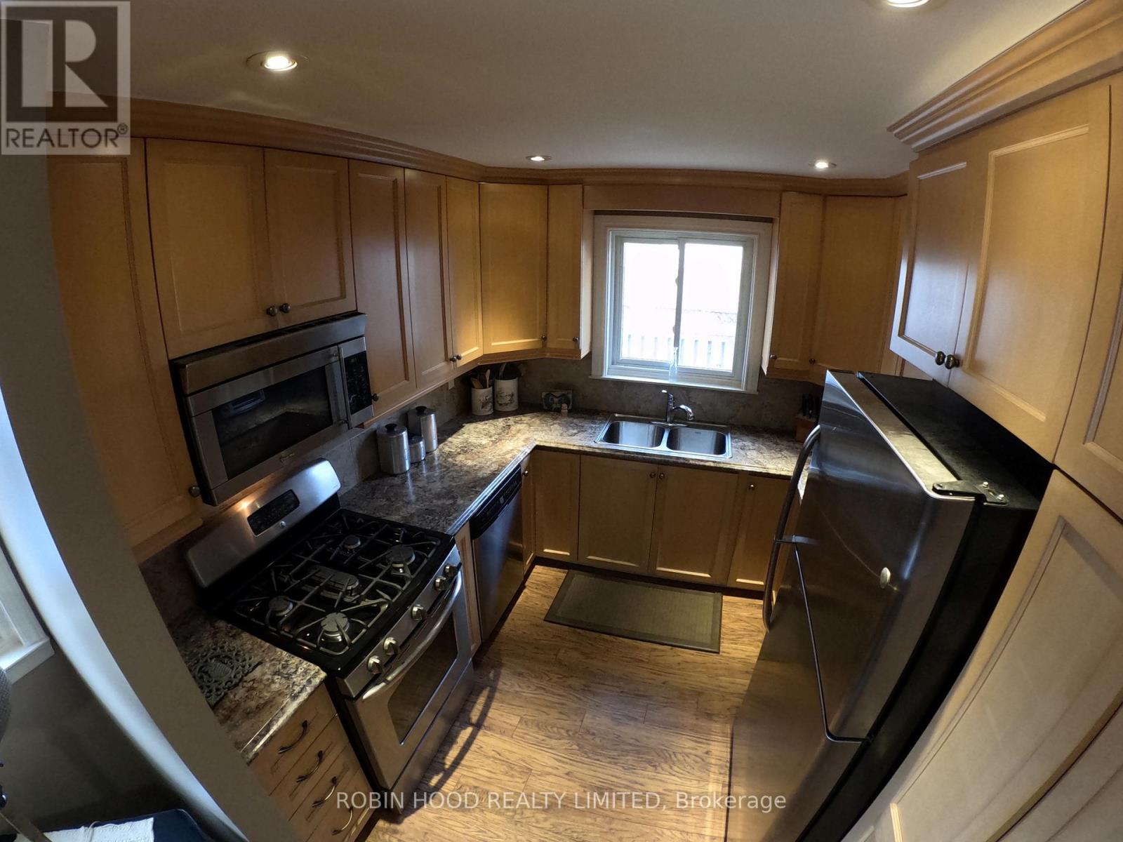 65 BRITANNIA AVENUE - 9