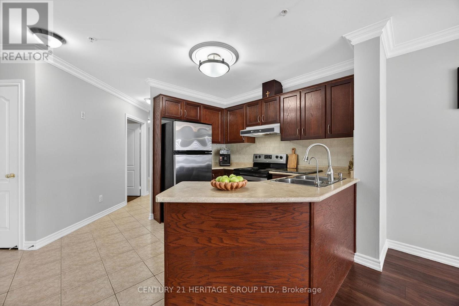 214 - 112 SIMCOE ROAD - Photo 5 of 31, Bradford West Gwillimbury (Bradford), Ontario