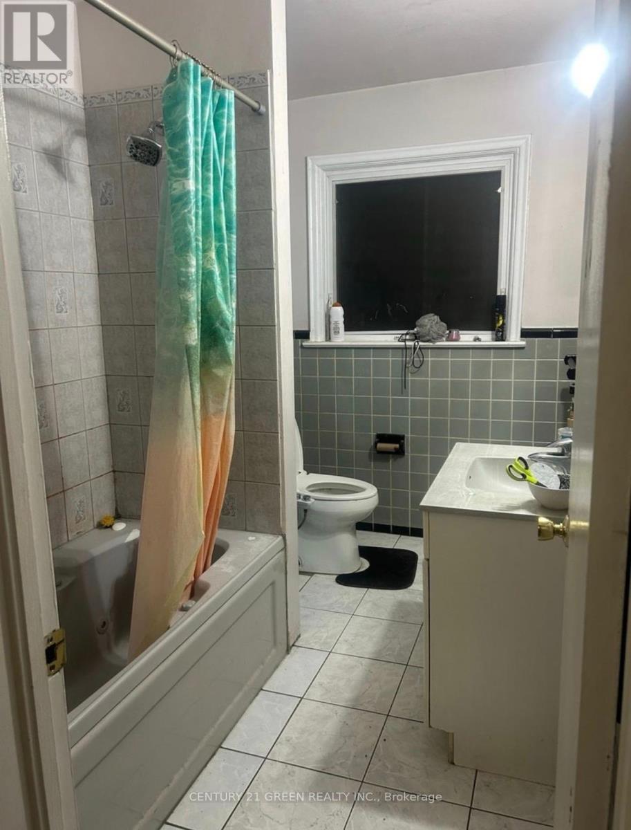 13 CRESTVIEW AVENUE - Photo 5 of 8, Brampton (Brampton East), Ontario