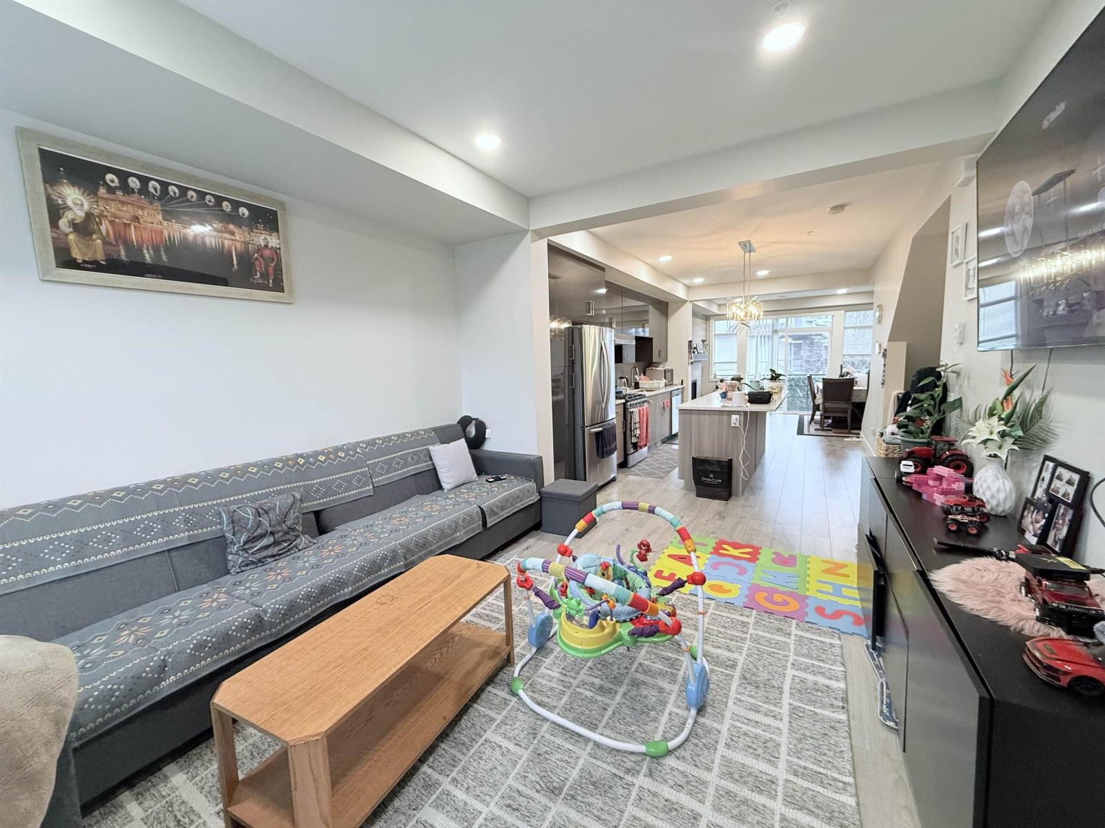 79 8413 MIDTOWN WAY, Chilliwack Proper South, Chilliwack