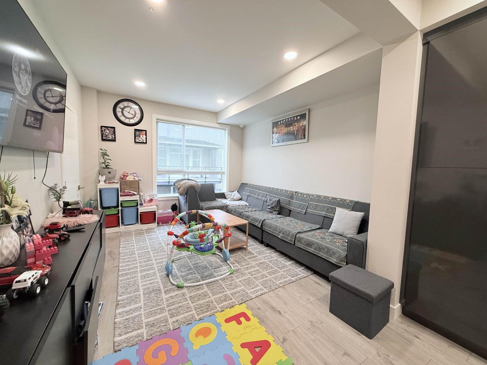 79 8413 MIDTOWN WAY, Chilliwack Proper South, Chilliwack