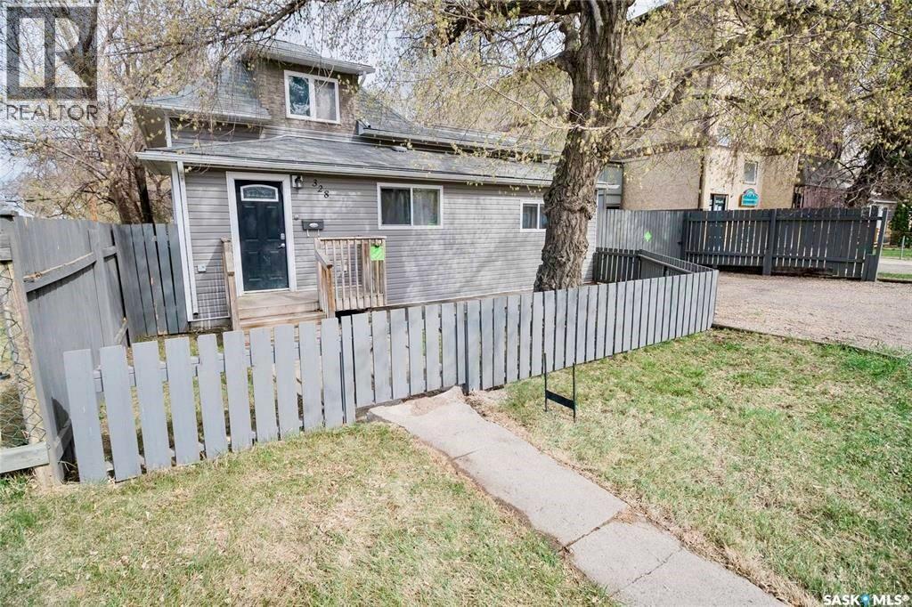 328 Q AVENUE S - Photo 2 of 32, Saskatoon, Saskatchewan