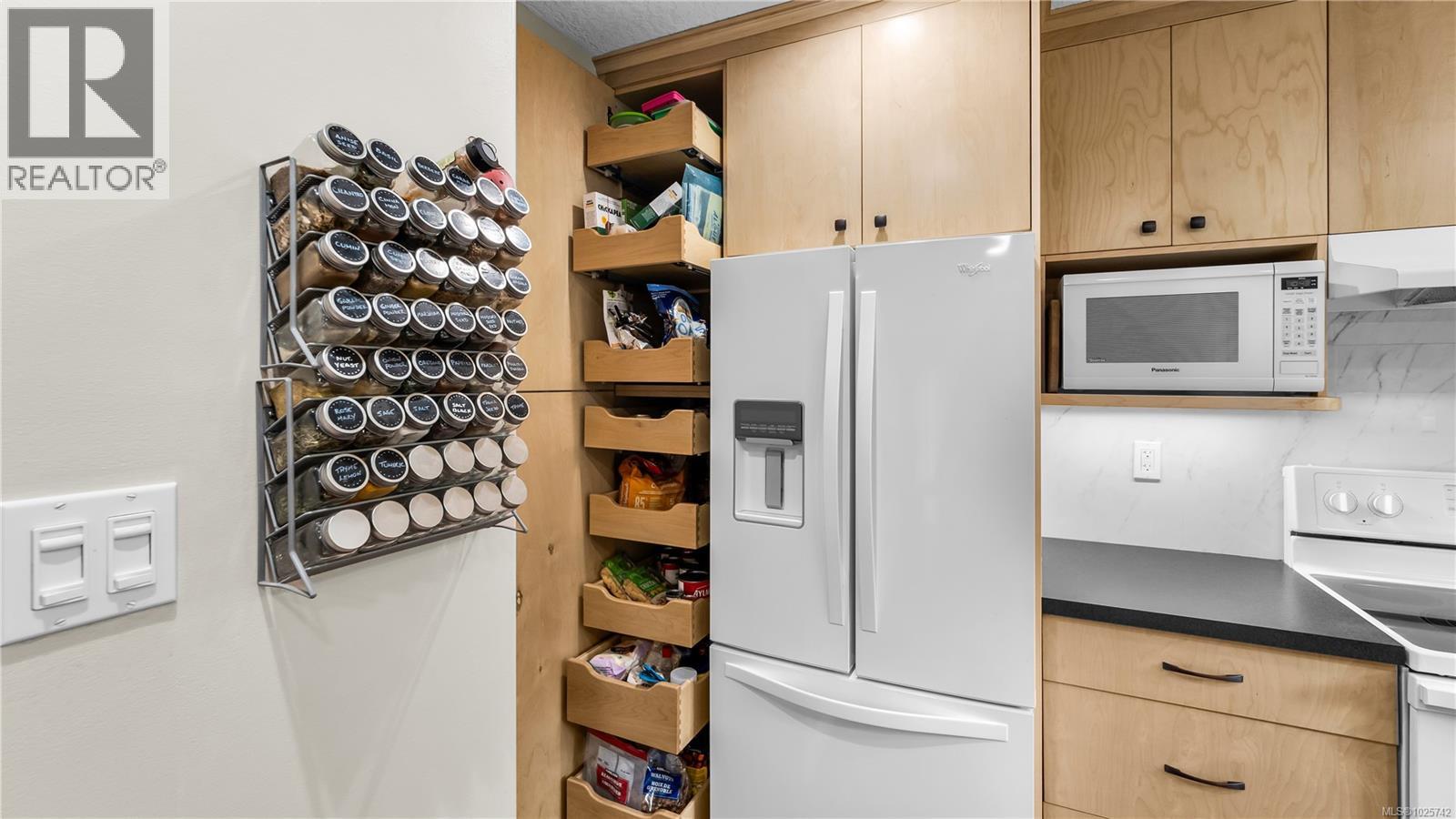 15 172 Belmont Rd, Colwood