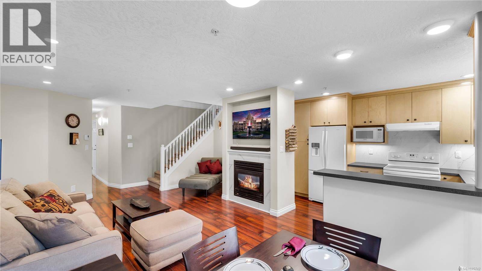 15 172 Belmont Rd, Colwood