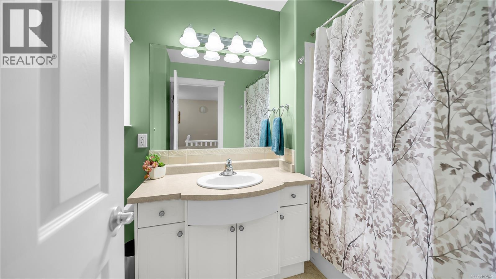 15 172 Belmont Rd, Colwood