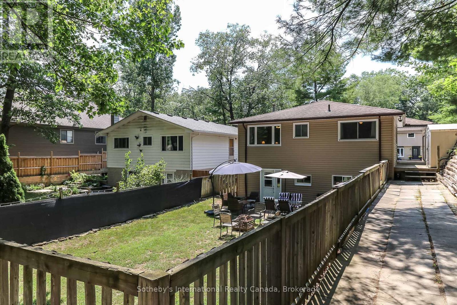 33 PARKWOOD DRIVE - 35