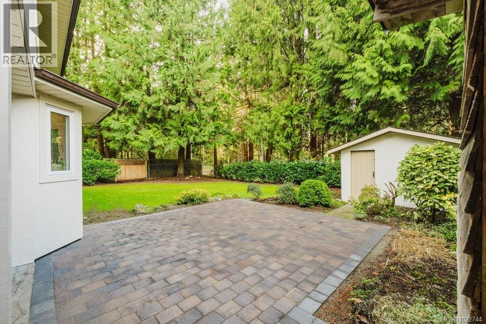  5180 Rutli Meadows Place, Saanich