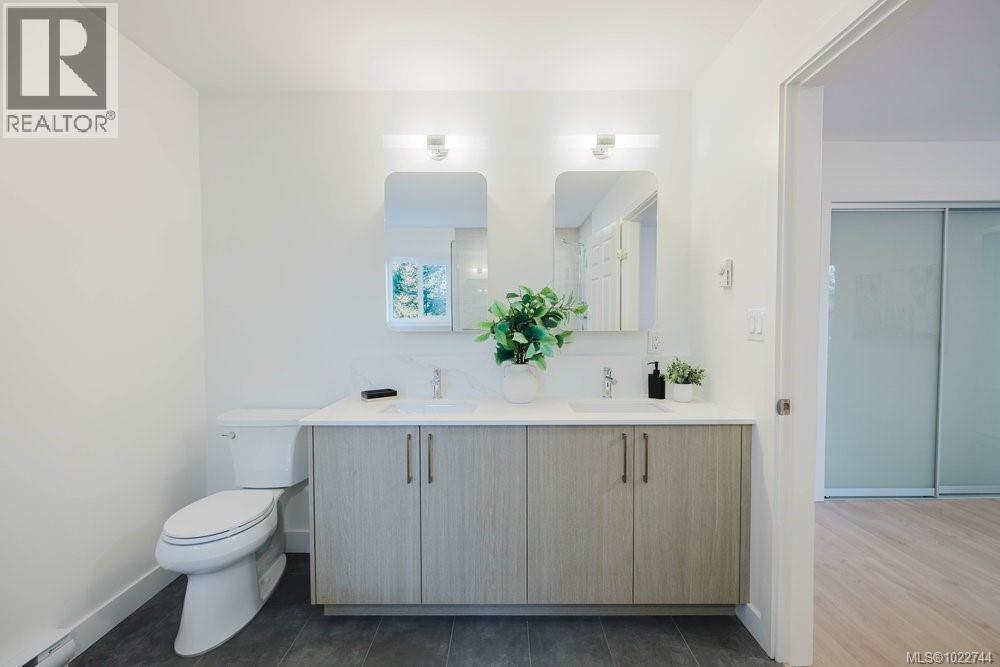  5180 Rutli Meadows Place, Saanich