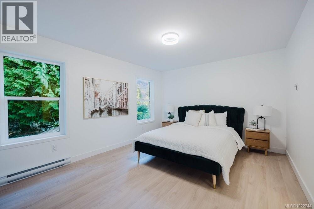  5180 Rutli Meadows Place, Saanich