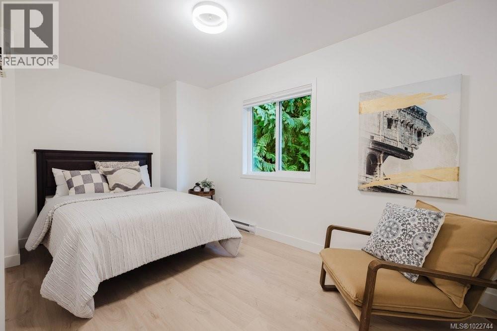  5180 Rutli Meadows Place, Saanich