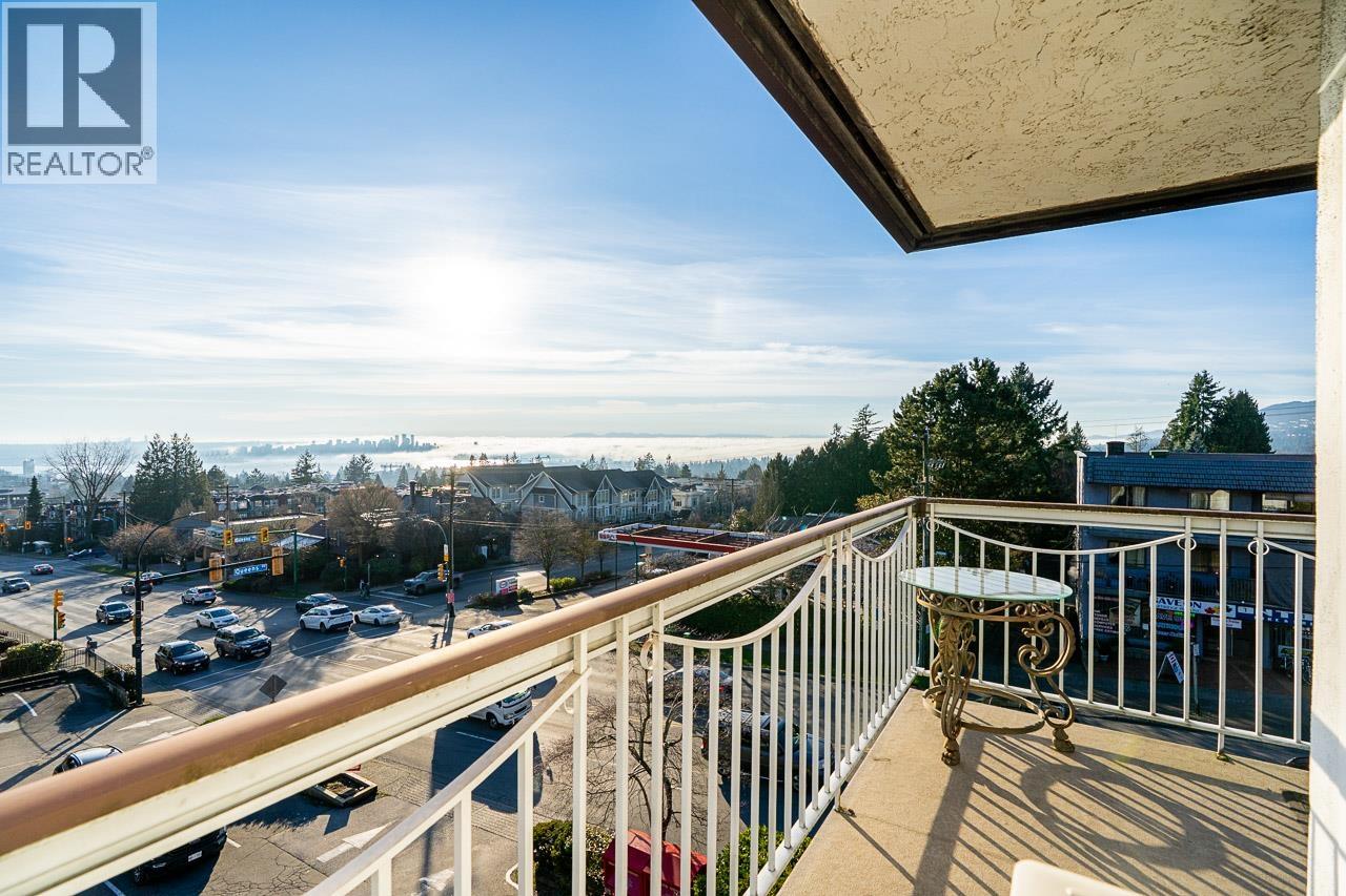 318 3080 LONSDALE AVENUE, North Vancouver