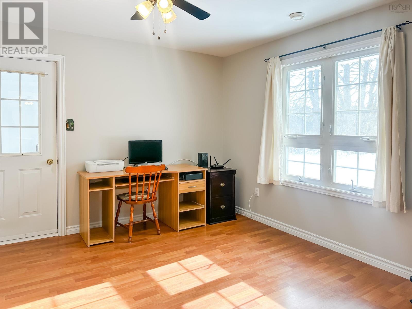 Property 14 of 33 of 939 Parkside Drive